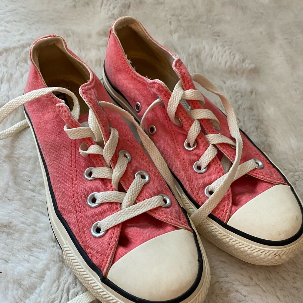 Coral Converse